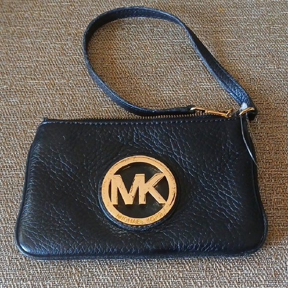 Michael Kors Handbags - Michael Kors Black Leather Wristlet